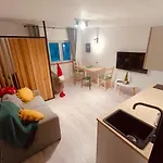 Z Sauna דירה *